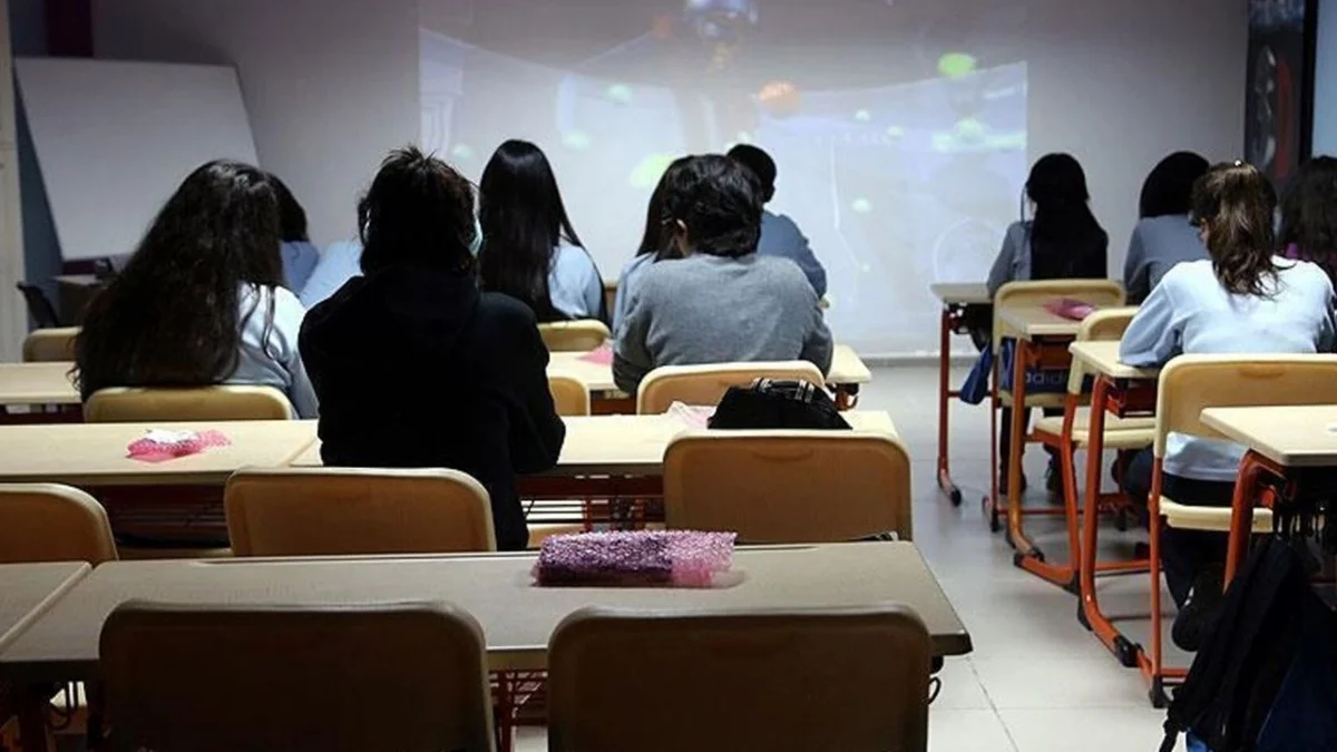 Gözler Valilikteydi: Okullar Pazartesi Değil Salı Günü Açılacak - Gündem Haberleri